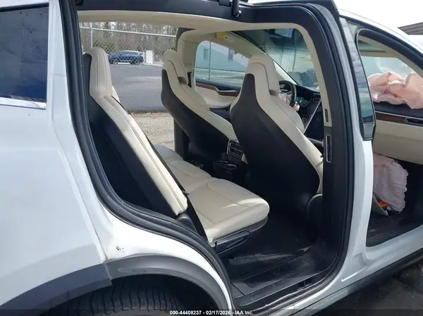 5YJXCDE26HF065732 2017 TESLA MODEL X - Image 8