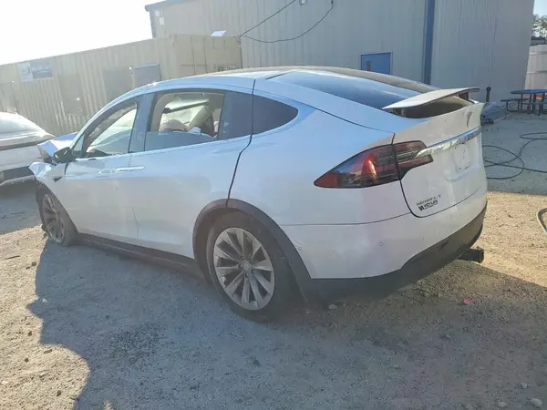 5YJXCDE26JF089101 2018 TESLA MODEL X - Image 2
