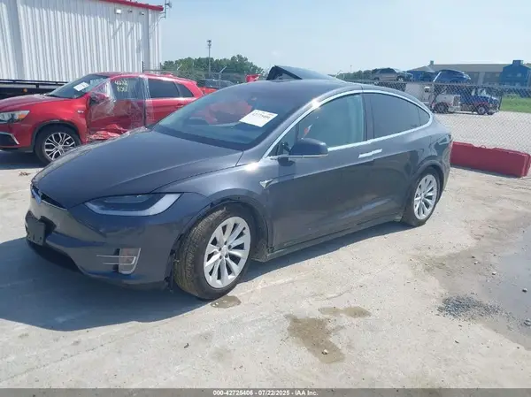 5YJXCDE26JF112232 2018 TESLA MODEL X - Image 2