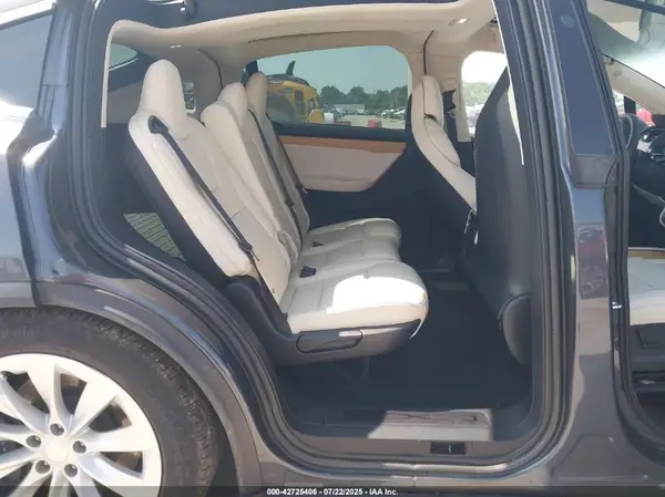 5YJXCDE26JF112232 2018 TESLA MODEL X - Image 8