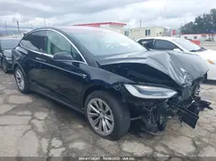 5YJXCDE26JF112795 2018 TESLA MODEL X