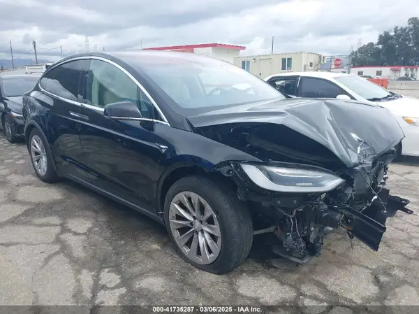 5YJXCDE26JF112795 2018 TESLA MODEL X - Image 1