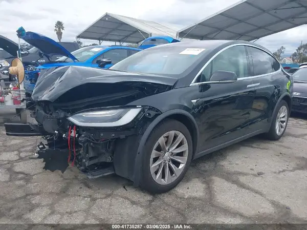 5YJXCDE26JF112795 2018 TESLA MODEL X - Image 2