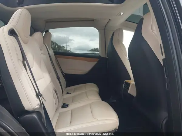5YJXCDE26JF112795 2018 TESLA MODEL X - Image 8