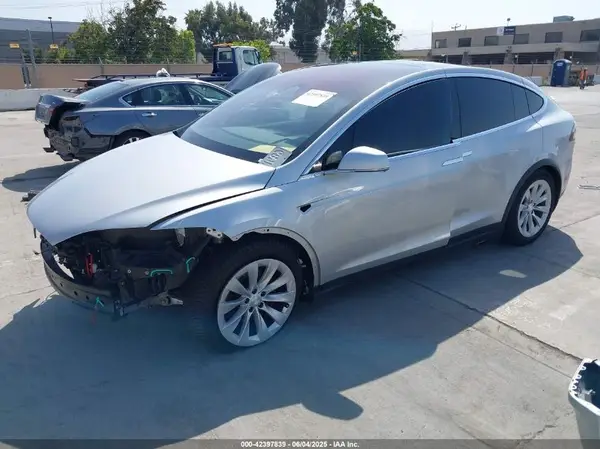 5YJXCDE26JF114207 2018 TESLA MODEL X - Image 2