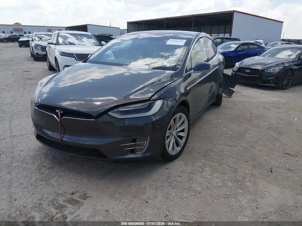 5YJXCDE26JF115647 2018 TESLA MODEL X - Image 2