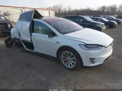 5YJXCDE26JF141343 2018 TESLA MODEL X