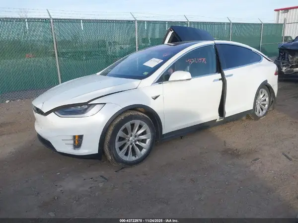5YJXCDE26JF141343 2018 TESLA MODEL X - Image 2