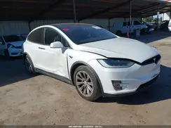 5YJXCDE26JF142492 2018 TESLA MODEL X