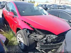 5YJXCDE26JF144758 2018 TESLA MODEL X