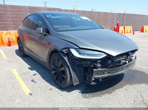 5YJXCDE26KF154322 2019 TESLA MODEL X - Image 1