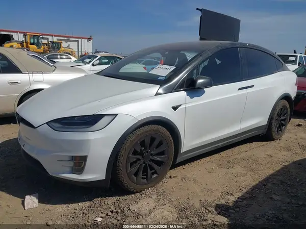 5YJXCDE26KF185019 2019 TESLA MODEL X - Image 2