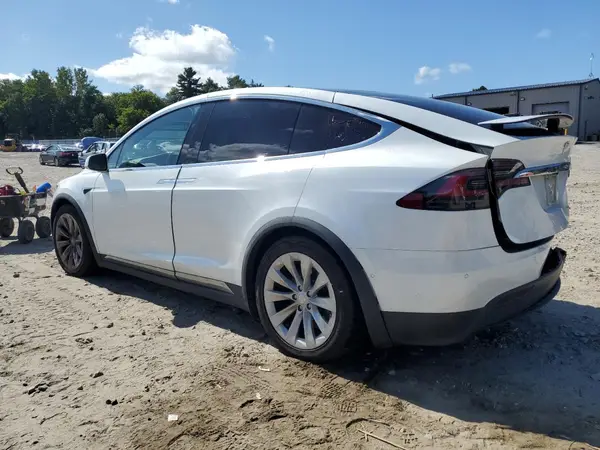 5YJXCDE26KF207603 2019 TESLA MODEL X - Image 2