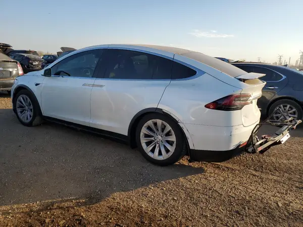 5YJXCDE26LF231711 2020 TESLA MODEL X - Image 2