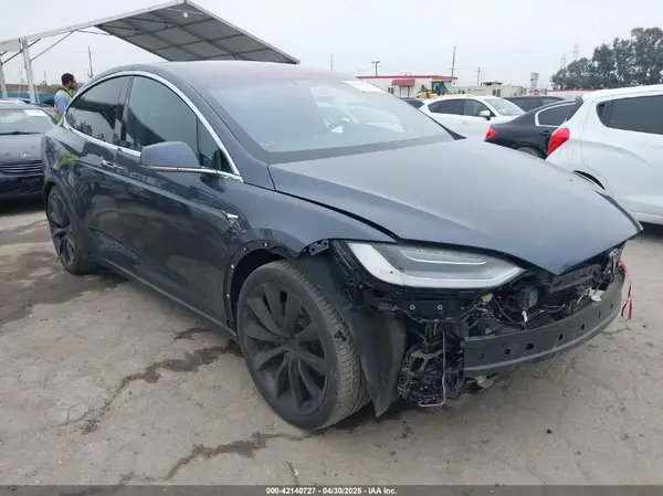 5YJXCDE26LF233958 2020 TESLA MODEL X - Image 1