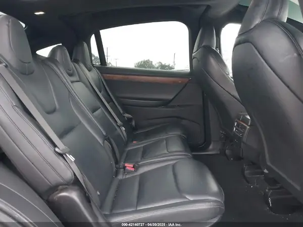 5YJXCDE26LF233958 2020 TESLA MODEL X - Image 8