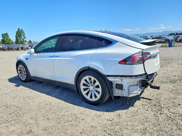 5YJXCDE26LF235211 2020 TESLA MODEL X - Image 2