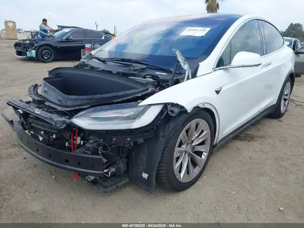 5YJXCDE26LF238982 2020 TESLA MODEL X - Image 2