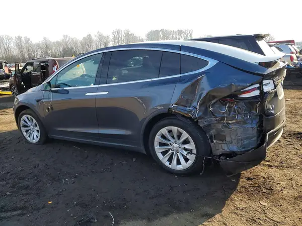 5YJXCDE26LF262344 2020 TESLA MODEL X - Image 2
