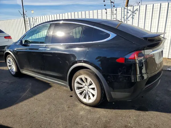 5YJXCDE26LF263834 2020 TESLA MODEL X - Image 2
