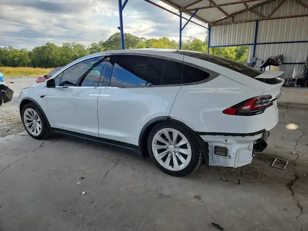 5YJXCDE26LF303233 2020 TESLA MODEL X - Image 2