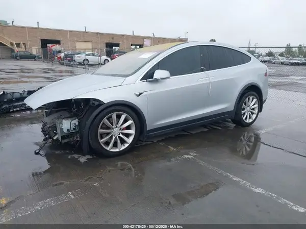 5YJXCDE27GF026274 2016 TESLA MODEL X - Image 2