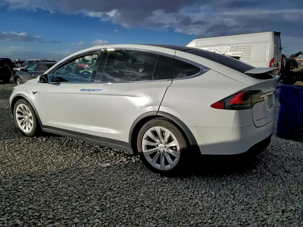 5YJXCDE27HF041584 2017 TESLA MODEL X - Image 2
