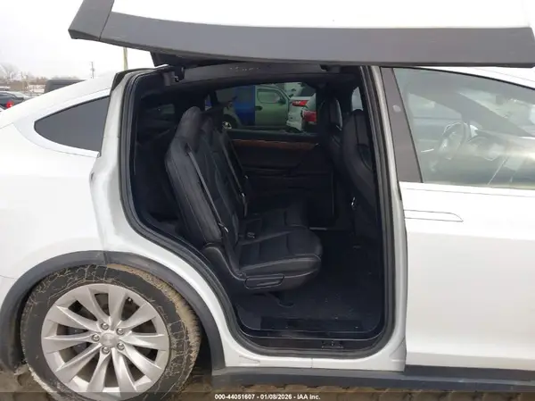 5YJXCDE27HF072494 2017 TESLA MODEL X - Image 8