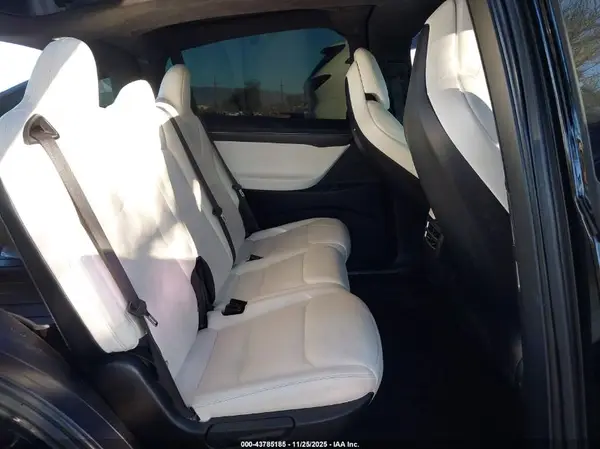 5YJXCDE27JF087681 2018 TESLA MODEL X - Image 8