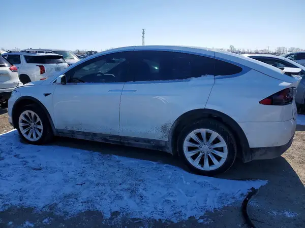 5YJXCDE27JF105273 2018 TESLA MODEL X - Image 2