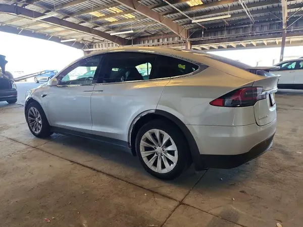 5YJXCDE27JF126933 2018 TESLA MODEL X - Image 2