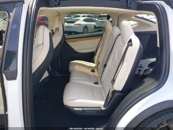5YJXCDE27JF139570 2018 TESLA MODEL X - Image 8