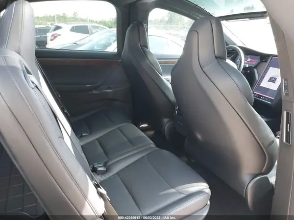 5YJXCDE27KF204354 2019 TESLA MODEL X - Image 8