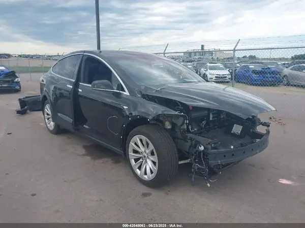 5YJXCDE28GF026302 2016 TESLA MODEL X - Image 1
