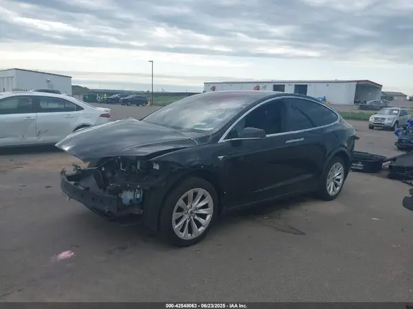 5YJXCDE28GF026302 2016 TESLA MODEL X - Image 2