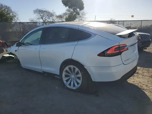 5YJXCDE28GF026493 2016 TESLA MODEL X - Image 2