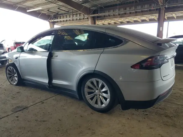 5YJXCDE28HF059575 2017 TESLA MODEL X - Image 2