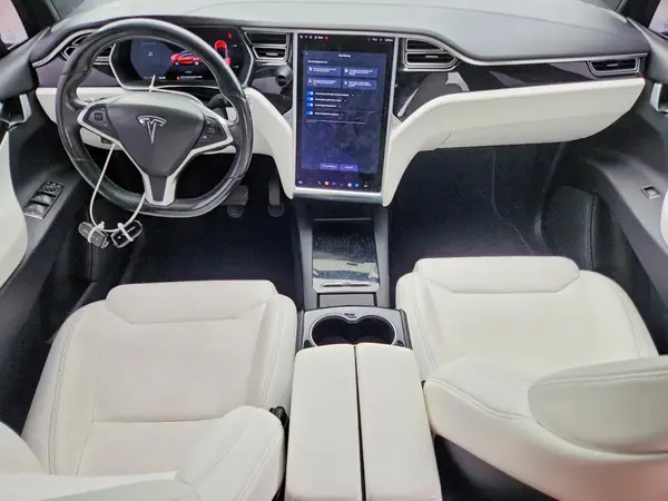 5YJXCDE28HF060211 2017 TESLA MODEL X - Image 8
