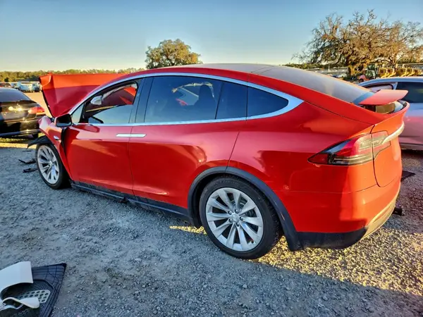 5YJXCDE28HF068650 2017 TESLA MODEL X - Image 2