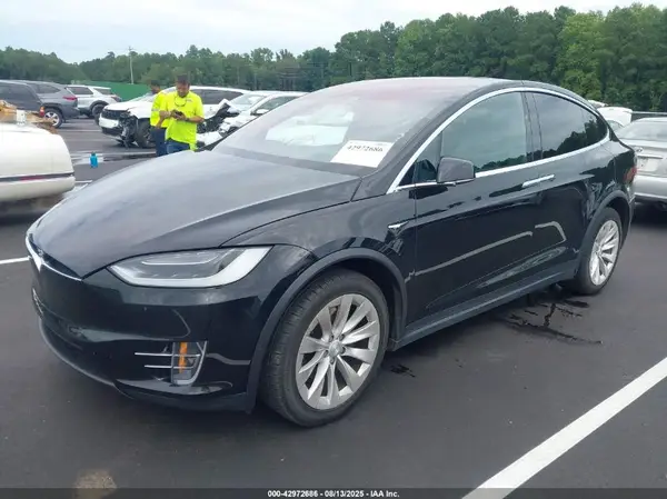 5YJXCDE28JF088547 2018 TESLA MODEL X - Image 2