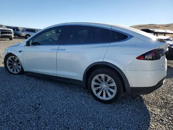 5YJXCDE28JF091402 2018 TESLA MODEL X - Image 2