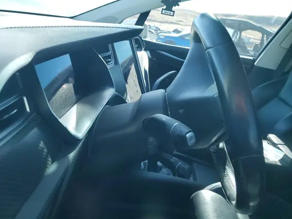 5YJXCDE28JF091402 2018 TESLA MODEL X - Image 8