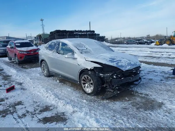 5YJXCDE28JF100874 2018 TESLA MODEL X - Image 1