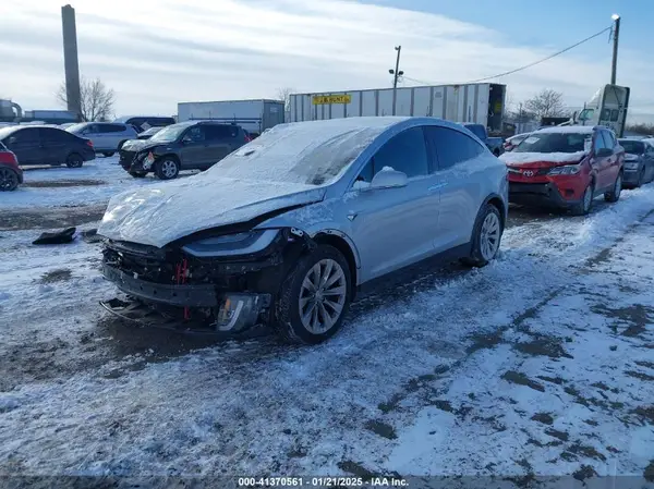 5YJXCDE28JF100874 2018 TESLA MODEL X - Image 2