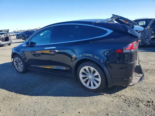 5YJXCDE28JF104522 2018 TESLA MODEL X - Image 2