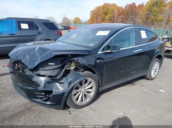 5YJXCDE28JF123376 2018 TESLA MODEL X - Image 2