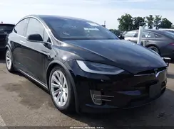 5YJXCDE28JF139688 2018 TESLA MODEL X