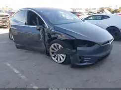 5YJXCDE28JF142509 2018 TESLA MODEL X