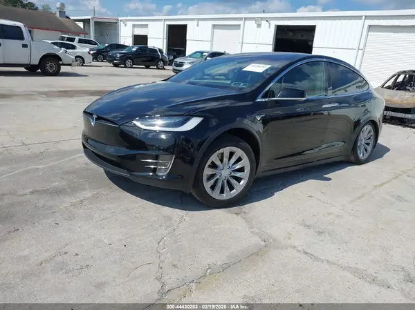 5YJXCDE28KF152779 2019 TESLA MODEL X - Image 2