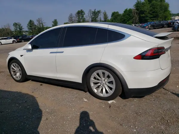 5YJXCDE28LF248736 2020 TESLA MODEL X - Image 2